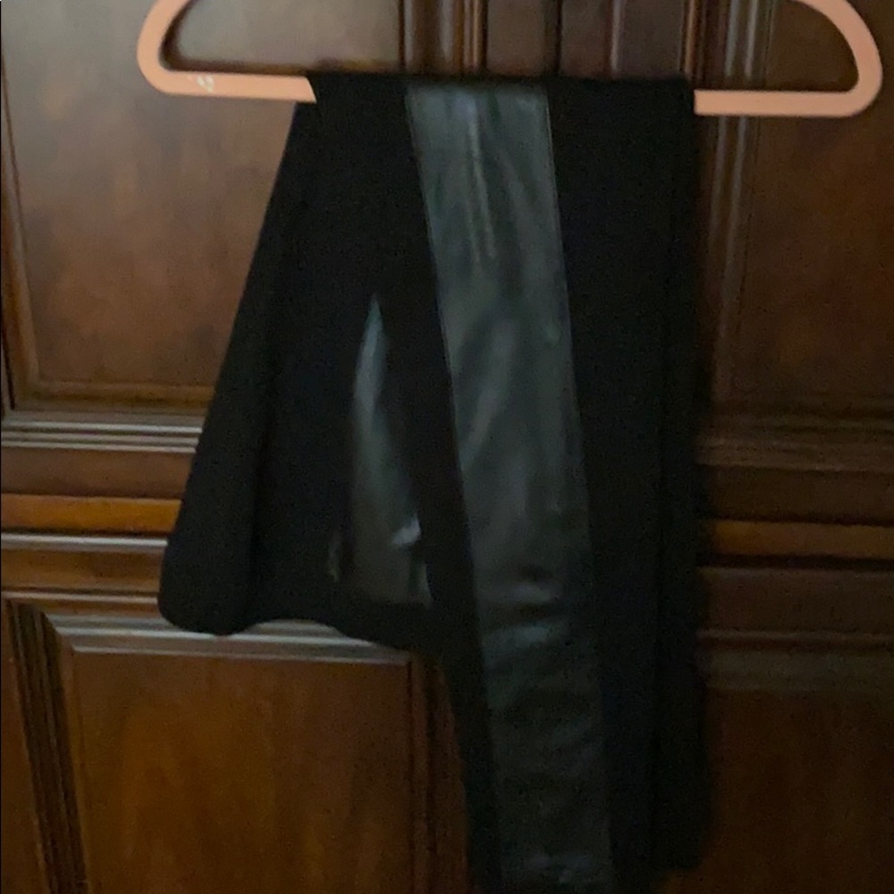 Cache leggings with faux leather side stripes!